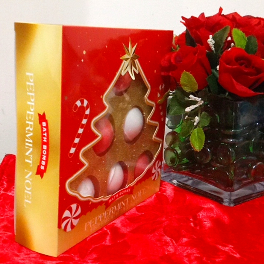 NWT🎁FREE GIFT INCLUDED🎁 NIB Peppermint Noel Bath Set Bath Bombs - Picture 7 of 11